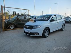 Bianco Usata 2018 Dacia Sandero Due volumi | 6990 € (Buon prezzo)