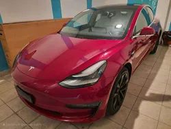 Rosso micallizzato performance Usata 2020 Tesla Model 3 Standard Range Plus Tre volumi | 27.500 € (Buon prezzo)