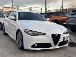 Bianco Usata 2016 Alfa Romeo Giulia Tre volumi | 16.200 € (Ottimo prezzo)