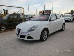 Bianco Usata 2015 Alfa Romeo Giulietta Sprint Tre volumi | 7490 € (Buon prezzo)
