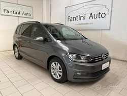 Grigio Usata 2020 VW Touran Business Monovolume | 23.880 € (Buon prezzo)