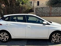 Bianco Usata 2024 Hyundai i20 Tre volumi | 18.500 € (Cara)