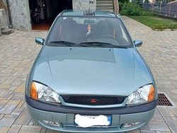Verde Usata 2001 Ford Fiesta Due volumi | 2000 € (Cara)