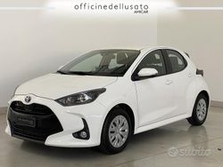 Usata 2023 Toyota Yaris Hybrid Active Tre volumi | 15.950 € (Ottimo prezzo)
