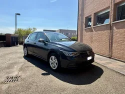 Grigio Usata 2022 VW Golf VIII Life Tre volumi | 19.499 € (Buon prezzo)