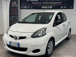 Bianco Usata 2011 Toyota Aygo Due volumi | 4490 € (Buon prezzo)