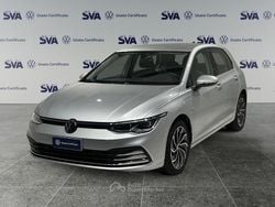 Argento Usata 2021 VW Golf VIII Style Tre volumi | 25.600 € (Buon prezzo)