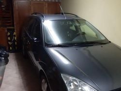 Grigio Usata 2004 Ford Focus Ghia Station wagon | 1000 € (Buon prezzo)