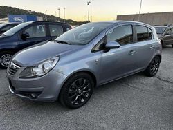 Grigio Usata 2010 Opel Corsa Edition Tre volumi | 3990 € (Buon prezzo)