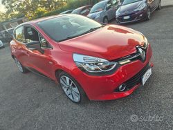 Arancione Usata 2015 Renault Clio IV Intens Tre volumi | 7500 € (Buon prezzo)