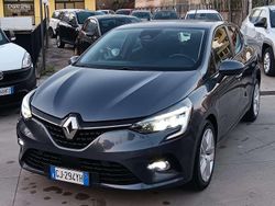 Blu/azzurro Usata 2022 Renault Clio V Business Tre volumi | 12.850 € (Buon prezzo)