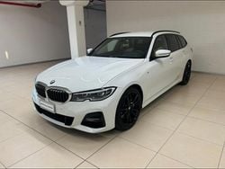 Alpinweiss iii pastello Usata 2021 BMW 320 M Sport Station wagon | 31.500 € (Buon prezzo)