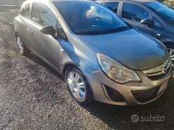 Usata 2011 Opel Corsa Tre volumi | 2700 €