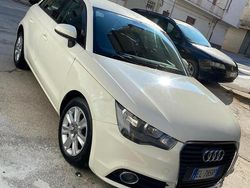 Bianco Usata 2012 Audi A1 Sportback Due volumi | 7700 € (Buon prezzo)
