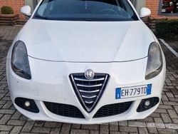 Bianco Usata 2011 Alfa Romeo Giulietta Due volumi | 6900 € (Cara)