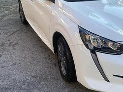 Bianco Usata 2021 Peugeot 208 Due volumi | 12.500 € (Buon prezzo)