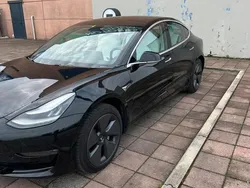 Usata 2019 Tesla Model 3 Standard Range Plus Tre volumi | 24.900 € (Cara)