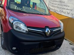 Rosso Usata 2016 Renault Kangoo Tre volumi | 8000 € (Buon prezzo)