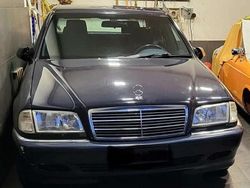 Blu/azzurro Usata 1997 Mercedes C200 Elegance Tre volumi | 8900 €