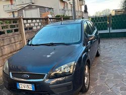 Grigio Usata 2007 Ford Focus Tre volumi | 1200 € (Super prezzo)