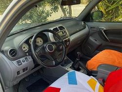 Grigio Usata 2003 Toyota RAV4 SUV | 5800 € (Cara)