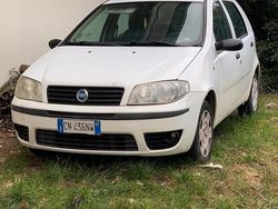 Bianco Usata 2004 Fiat Punto Tre volumi | 360 € (Ottimo prezzo)