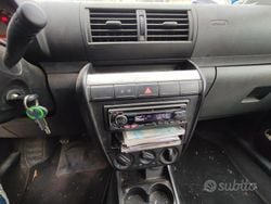 Grigio Usata 2009 VW Fox Due volumi | 600 €