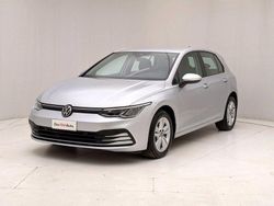 Grigio Usata 2021 VW Golf VIII Life Tre volumi | 24.900 € (Cara)