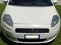 Bianco Usata 2006 Fiat Grande Punto Dynamic Due volumi | 2800 € (Buon prezzo)