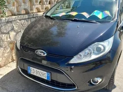 Nero Usata 2012 Ford Fiesta Titanium Due volumi | 3900 € (Buon prezzo)