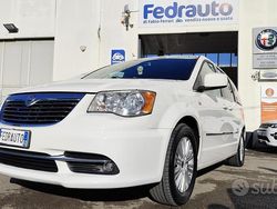 Bianco Usata 2013 Lancia Voyager Platinum Monovolume | 11.500 € (Buon prezzo)