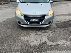 Usata 2013 Peugeot 208 Due volumi | 3000 €