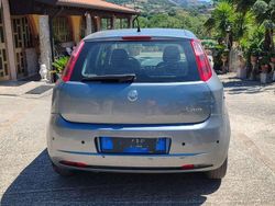 Grigio Usata 2007 Fiat Grande Punto Dynamic Due volumi | 2500 € (Buon prezzo)