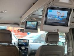 Usata 2013 Lancia Voyager Platinum Monovolume | 16.000 € (Cara)