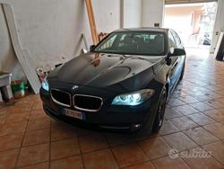 Blu Usata 2011 BMW 530 Comfort Edition Tre volumi | 14.000 € (Buon prezzo)