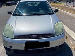 Grigio Usata 2003 Ford Fiesta Ambiente Due volumi | 1500 € (Buon prezzo)