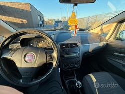 Grigio Usata 2008 Fiat Punto Tre volumi | 2500 € (Buon prezzo)