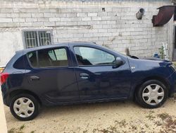 Blu Usata 2015 Dacia Sandero Tre volumi | 5800 € (Buon prezzo)