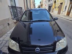 Usata 2006 Fiat Punto Tre volumi | 2500 € (Molto cara)