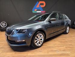 Grigio Usata 2017 Skoda Octavia Executive Station wagon | 9490 € (Buon prezzo)