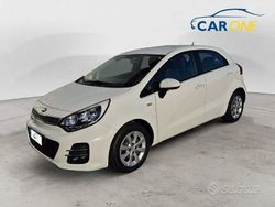 Bianco Usata 2016 Kia Rio Tre volumi | 9900 €