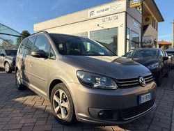 Grigio Usata 2011 VW Touran Monovolume | 7900 € (Buon prezzo)