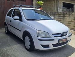 Bianco Usata 2006 Opel Corsa Club Tre volumi | 2100 € (Ottimo prezzo)