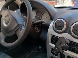 Grigio Usata 2010 Dacia Sandero Tre volumi | 4000 € (Buon prezzo)
