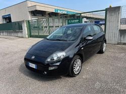 Nero Usata 2015 Fiat Punto Lounge Tre volumi | 3980 € (Buon prezzo)