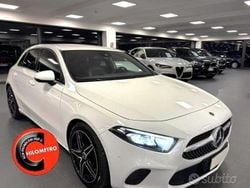 Bianco Usata 2020 Mercedes A180 Tre volumi | 20.900 € (Buon prezzo)