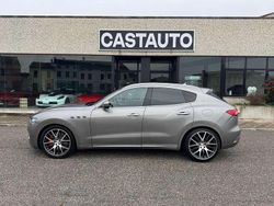 Grigio alfieri Usata 2017 Maserati Levante GranLusso SUV | 40.000 € (Buon prezzo)