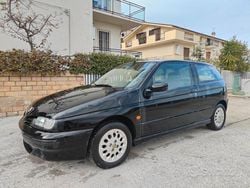 Nero Usata 2000 Alfa Romeo 145 Due volumi | 1499 € (Ottimo prezzo)