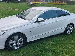 Bianco Usata 2010 Mercedes E220 Avantgarde Coupé | 7900 € (Molto cara)