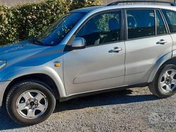 Grigio Usata 2003 Toyota RAV4 SUV | 5500 € (Cara)